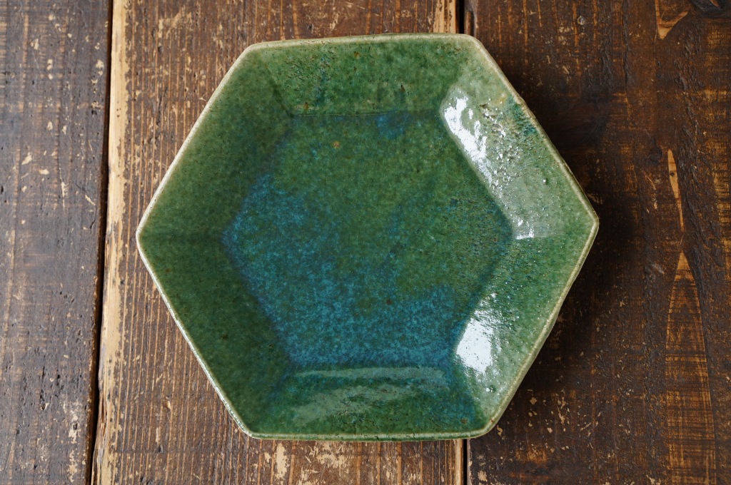 緑釉六角皿（Ｌ）（及川静香）
